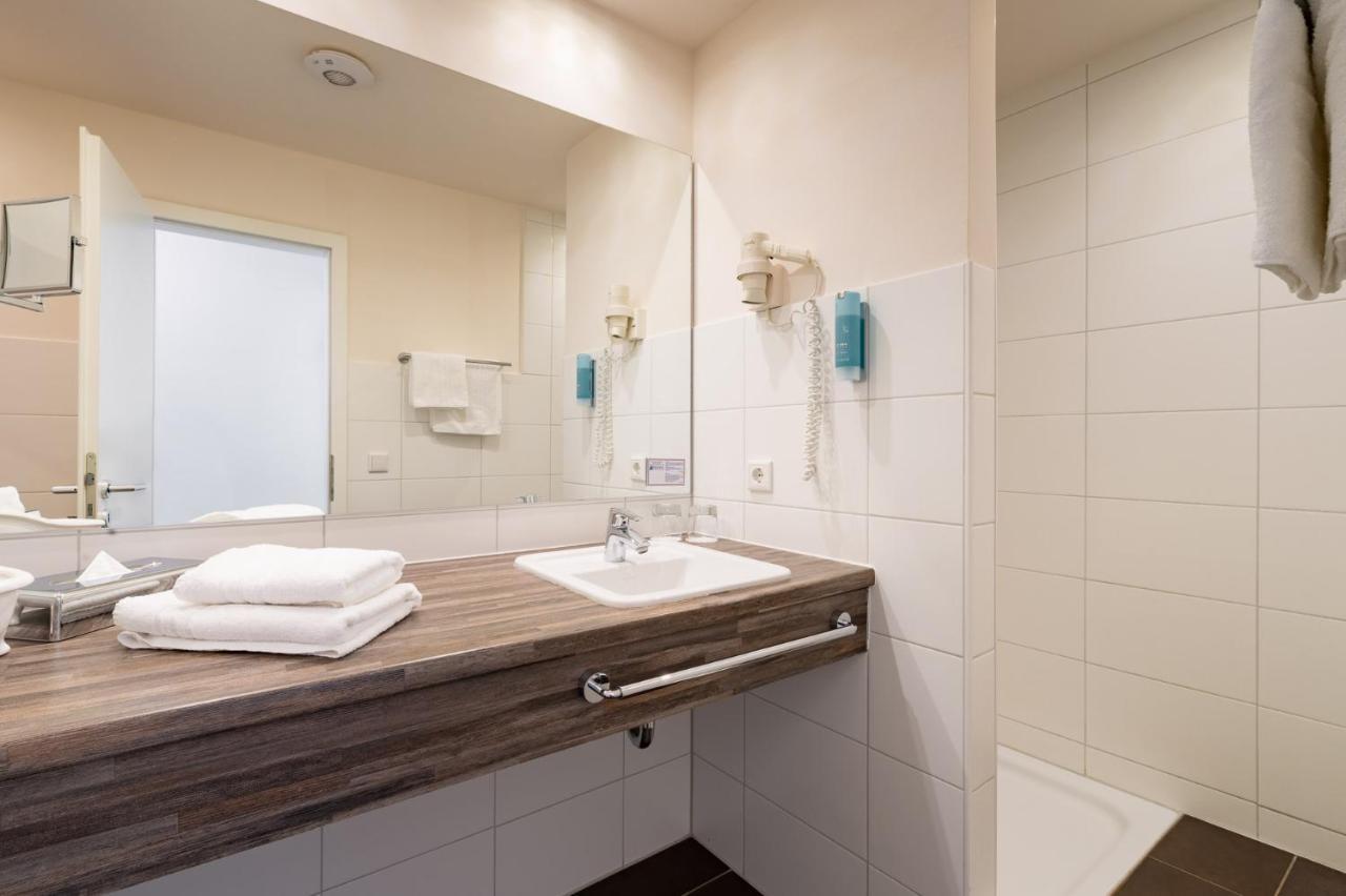 הוסום Hotel Am Schlosspark Garni מראה חיצוני תמונה
