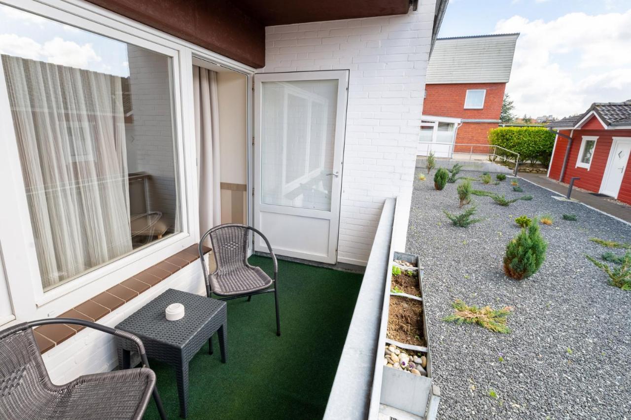 הוסום Hotel Am Schlosspark Garni מראה חיצוני תמונה