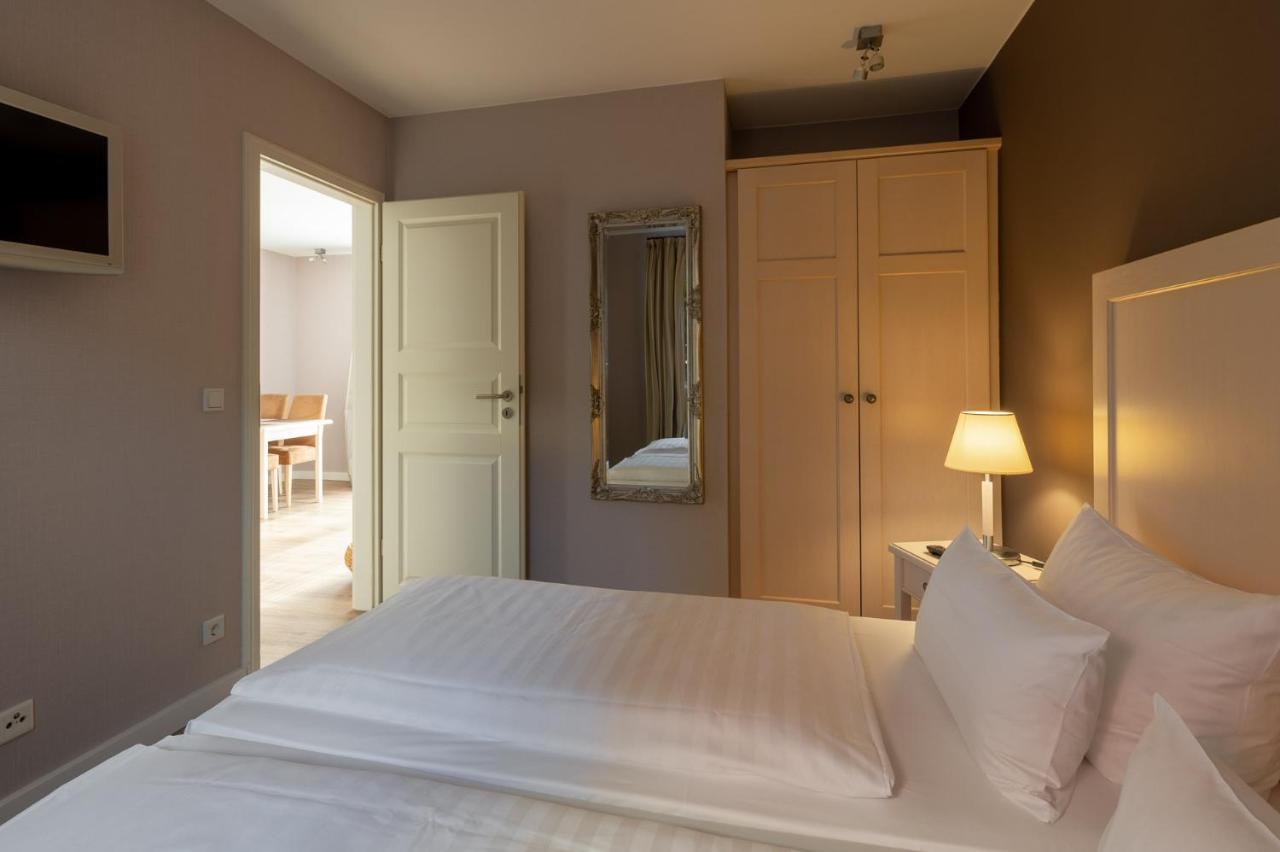 הוסום Hotel Am Schlosspark Garni מראה חיצוני תמונה