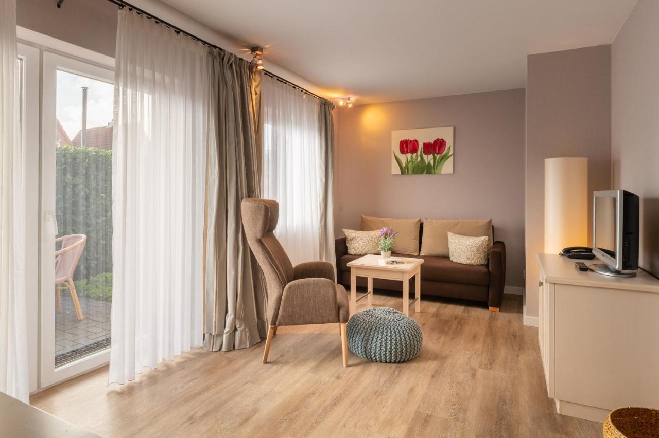 הוסום Hotel Am Schlosspark Garni מראה חיצוני תמונה