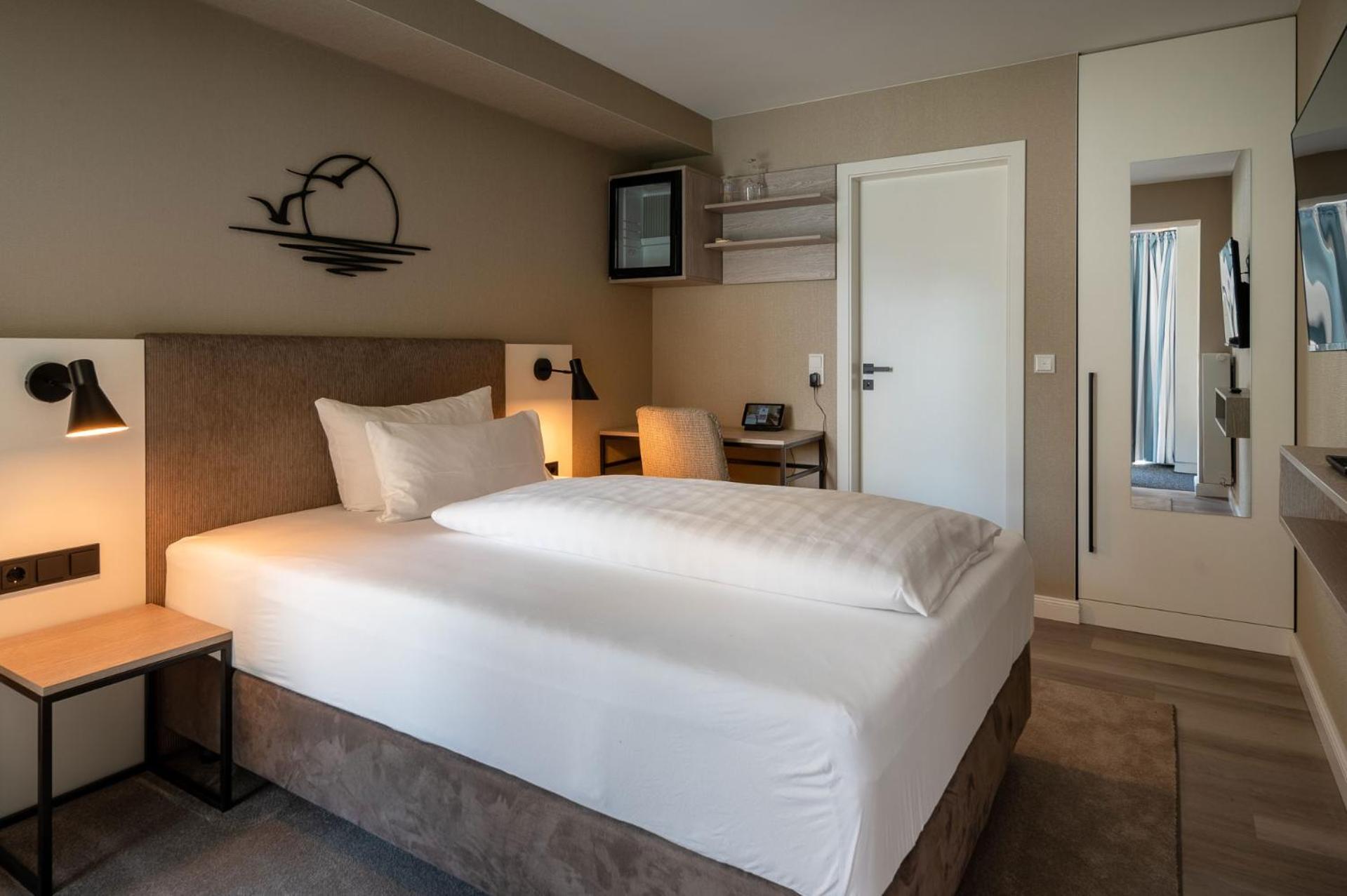 הוסום Hotel Am Schlosspark Garni מראה חיצוני תמונה