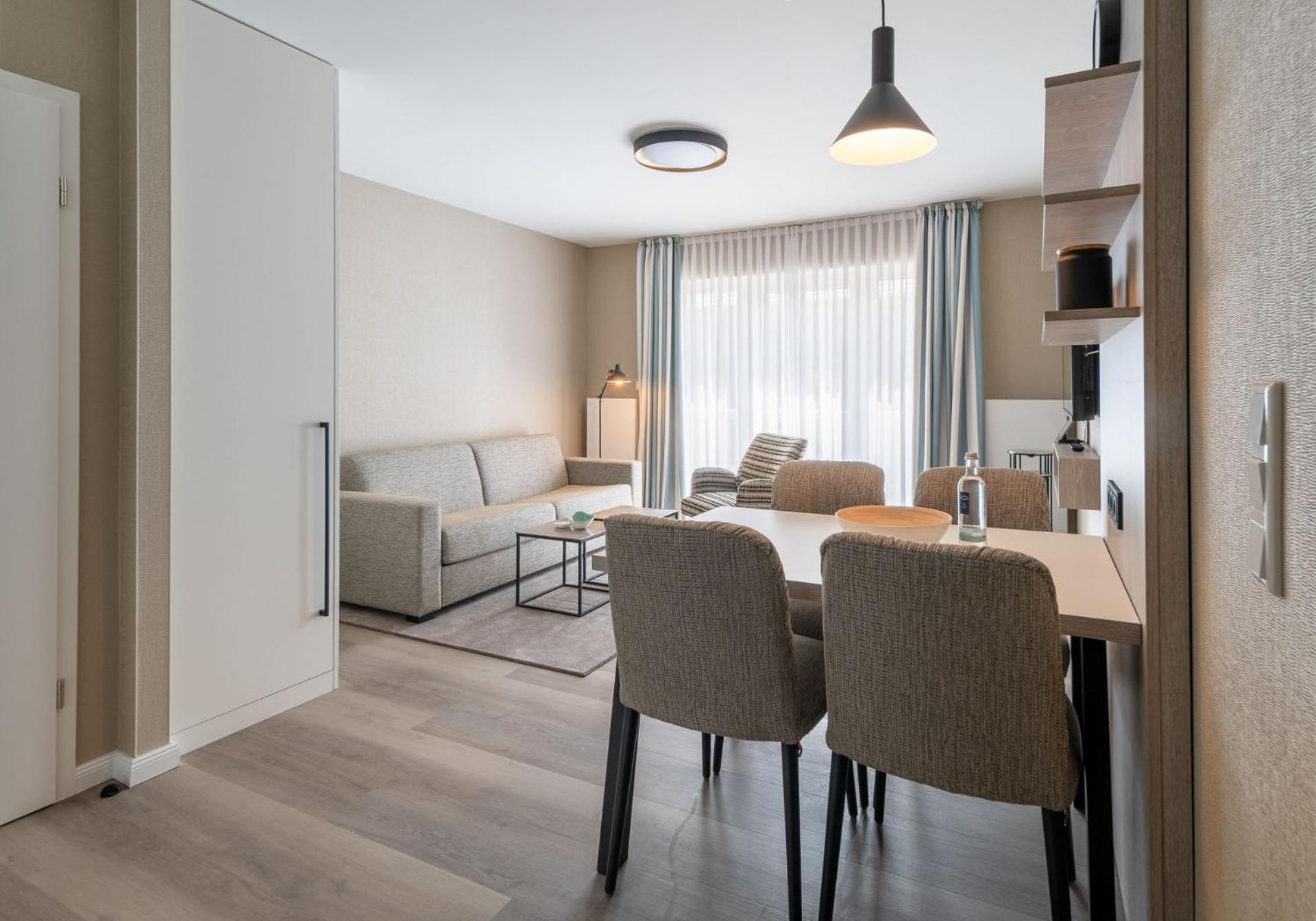 הוסום Hotel Am Schlosspark Garni מראה חיצוני תמונה