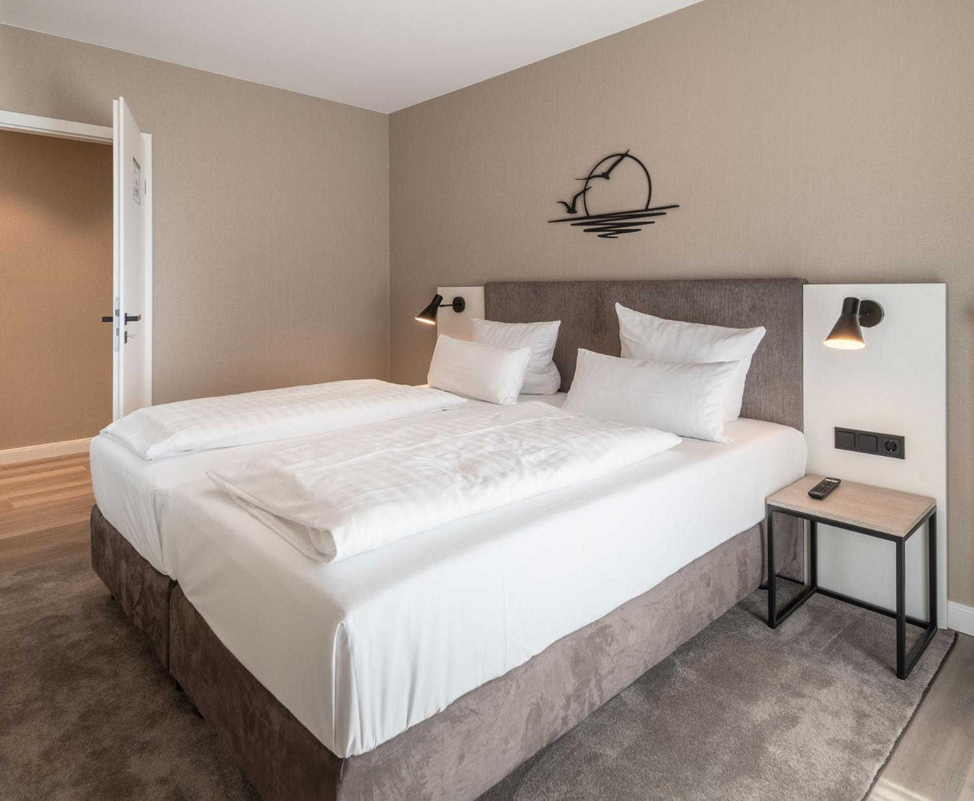 הוסום Hotel Am Schlosspark Garni מראה חיצוני תמונה