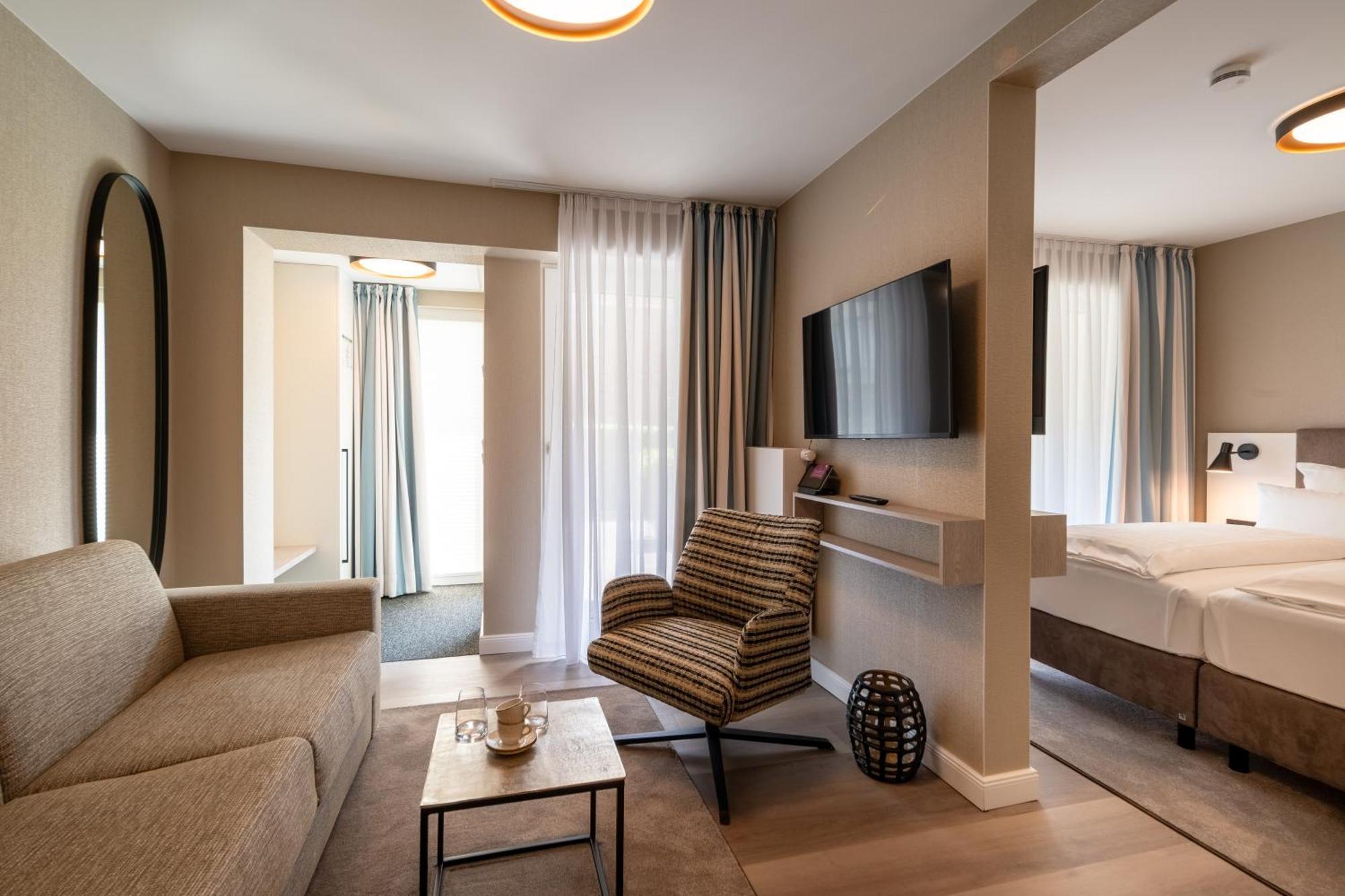 הוסום Hotel Am Schlosspark Garni מראה חיצוני תמונה