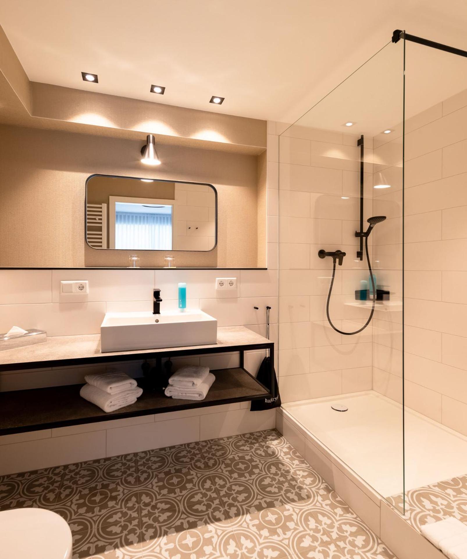 הוסום Hotel Am Schlosspark Garni מראה חיצוני תמונה