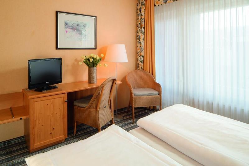 הוסום Hotel Am Schlosspark Garni מראה חיצוני תמונה