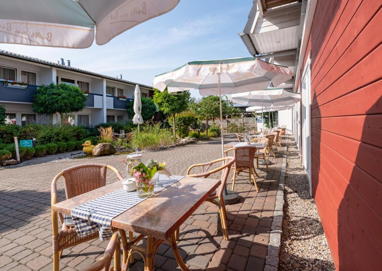 הוסום Hotel Am Schlosspark Garni מראה חיצוני תמונה