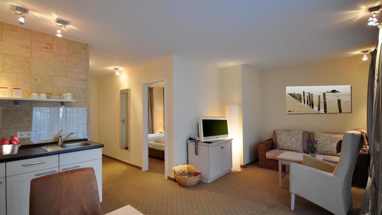 הוסום Hotel Am Schlosspark Garni מראה חיצוני תמונה